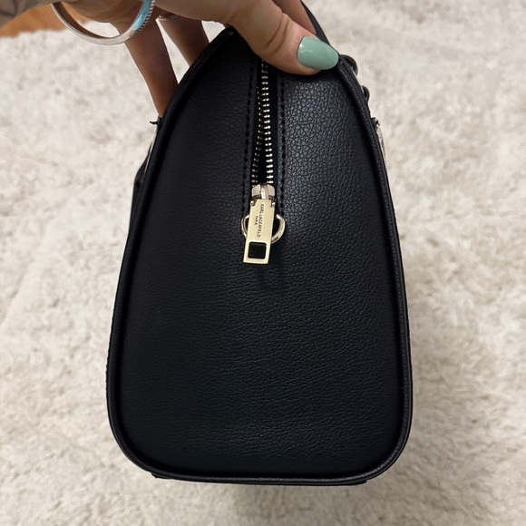 💐NWT Karl Lagerfeld Black and Cream Floral Satchel - Picture 3 of 11